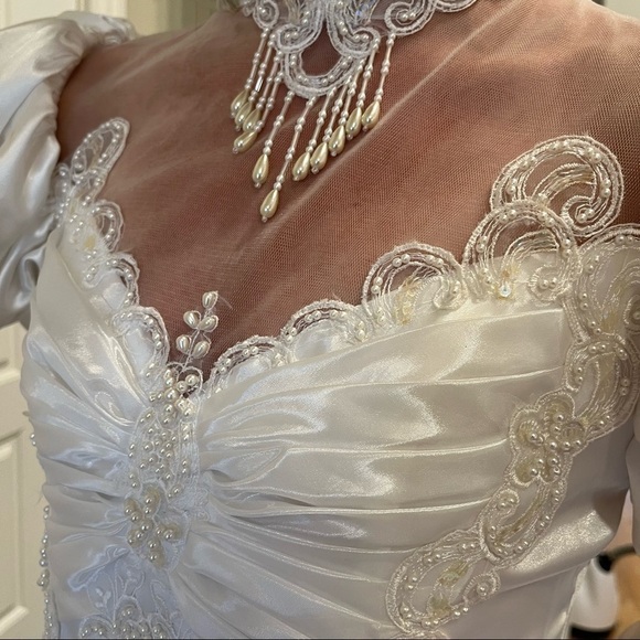 80S Lace Beaded Puff & Long Sleeved Winter White Wedding Gown Long Train & Veil - Picture 9 of 17
